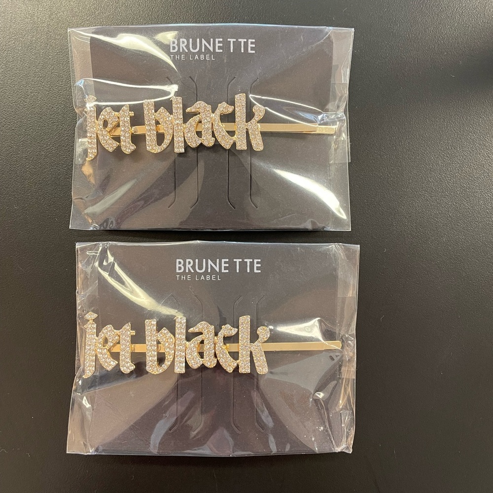 NWT - Brunette the Label hair clip in “JET BLACK”